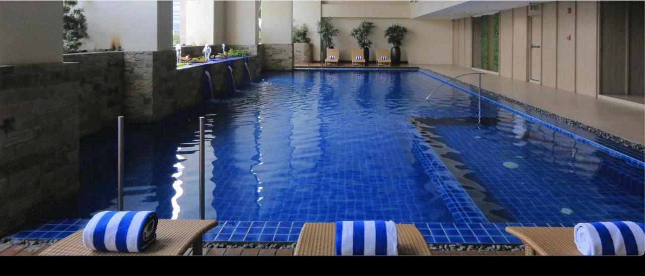 One Bedroom Apartment With Netflix At Greenbelt Makati Manille Extérieur photo
